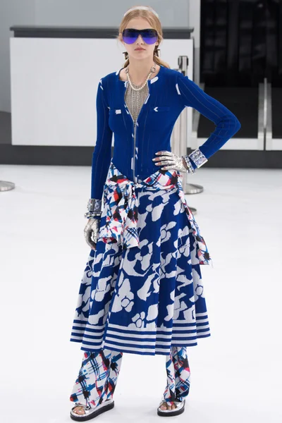 Look 25